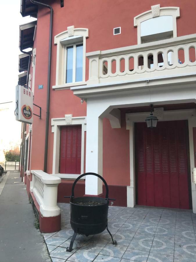 Studio Champagne Au Centre Ville Apartment Annecy Bagian luar foto