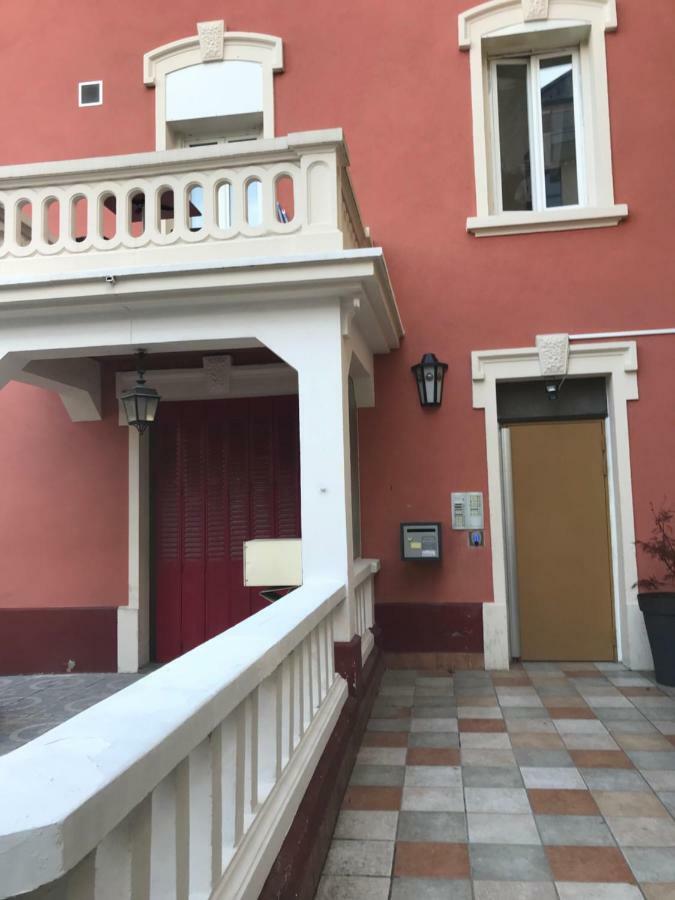 Studio Champagne Au Centre Ville Apartment Annecy Bagian luar foto