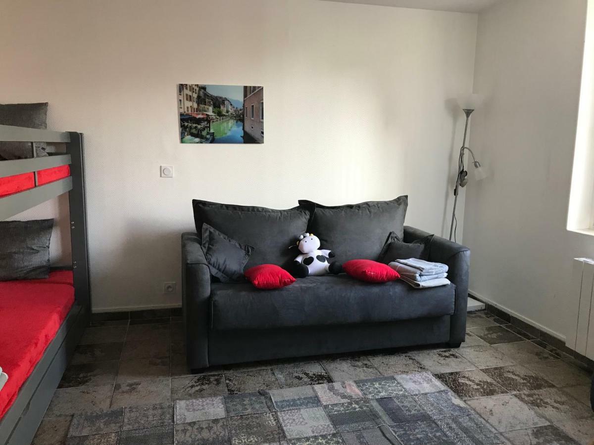 Studio Champagne Au Centre Ville Apartment Annecy Bagian luar foto